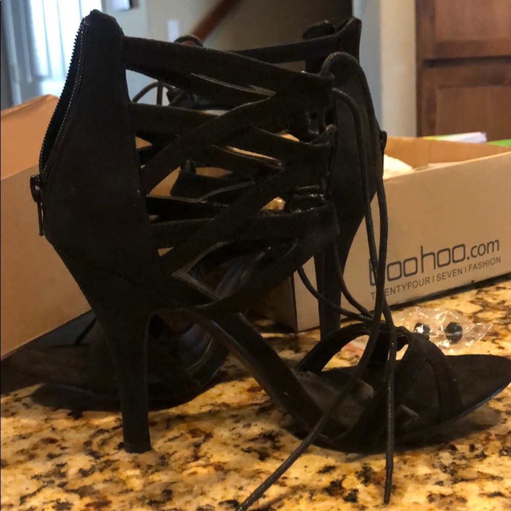 Boohoo Black High Heels - Picture 2 of 5